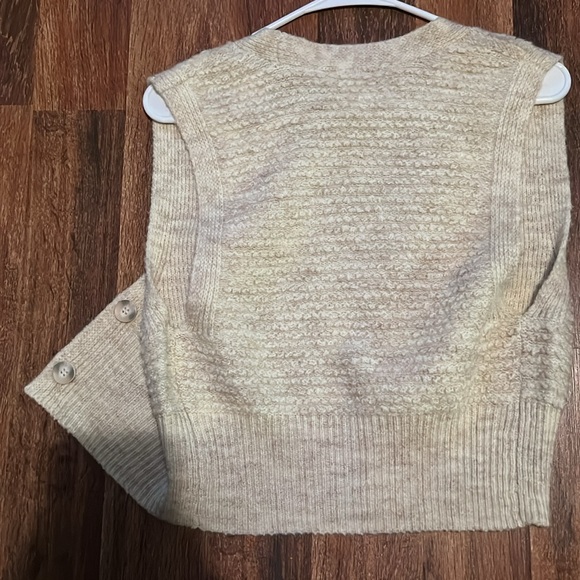 Fur Button Vest - Picture 3 of 3